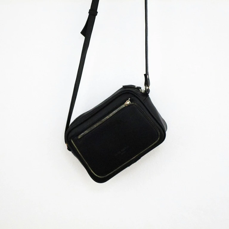 L'élégance du sac en fourrure noire