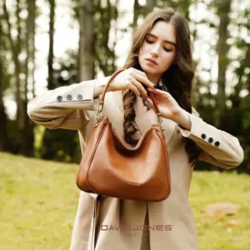 Test Sac à Main Hobo Femme David Jones : Pratique et efficace pour le quotidien