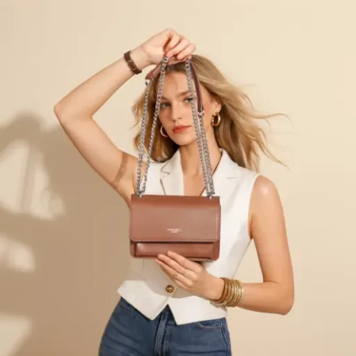 Test du Petit Sac Bandoulière David Jones : un sac pratique pour le quotidien