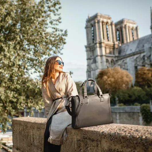 'Claire' Sac Business Femme en Cuir Véritable 15 Pouces - Cartable - Sacoche pour Ordinateur Portable DIN A4 - Sac à Bandoulière et à Main pour Bureau Noir