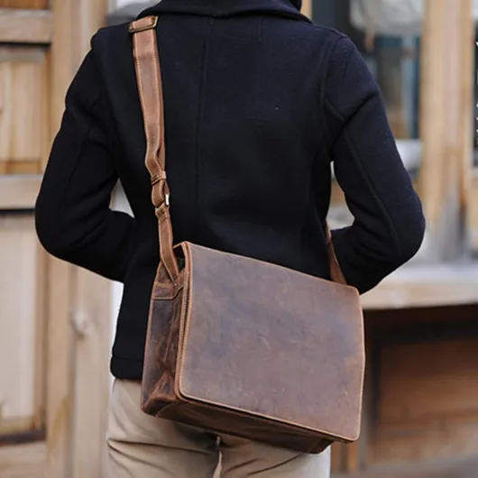 Sacoche Ordinateur Homme Cuir - Messenger Bag Moyen - A4 Sac Bandoulière de Travail - Bandoulière Réglable - 18548 Harvard L Marron Foncé